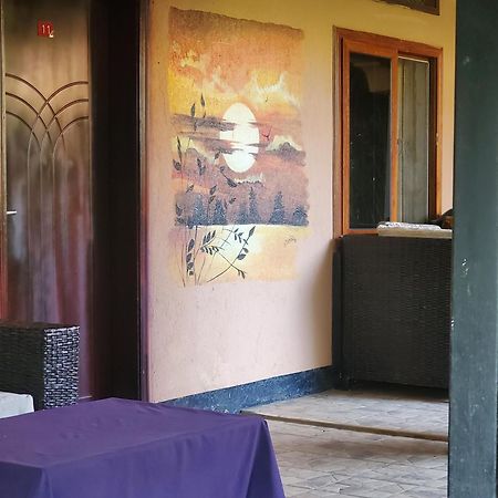 Gorilla African Guest House Entebbe Dış mekan fotoğraf