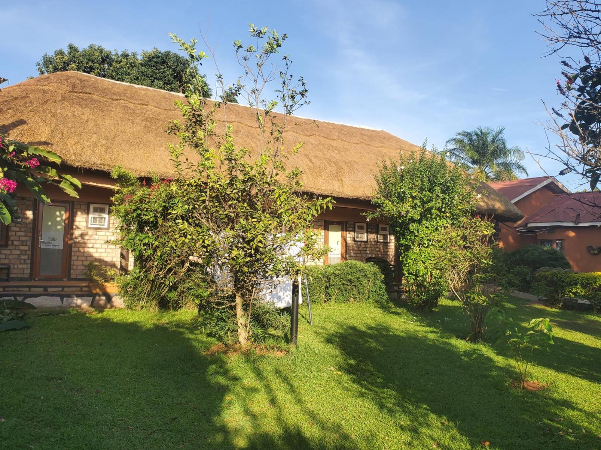 Gorilla African Guest House Entebbe Dış mekan fotoğraf
