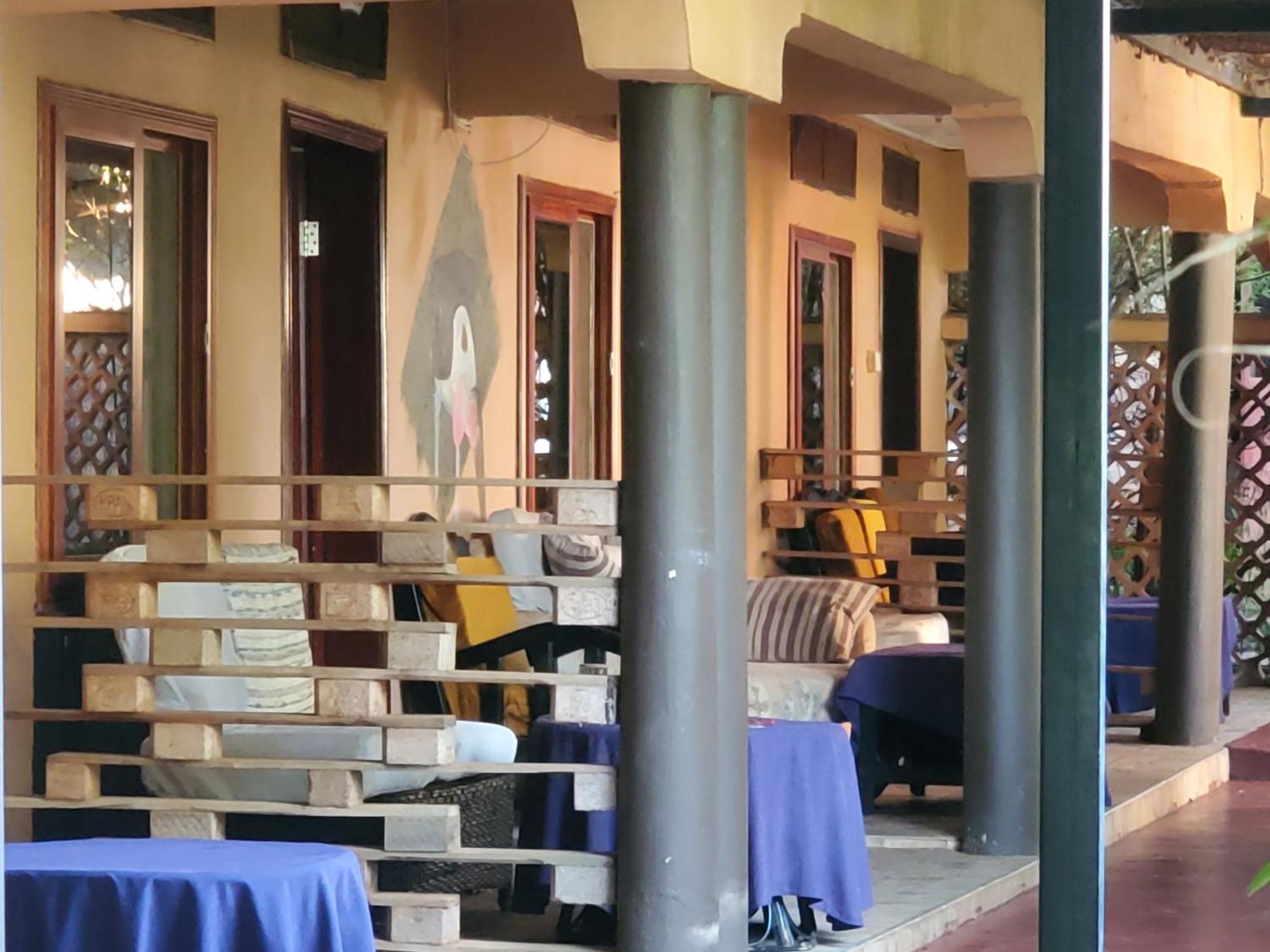 Gorilla African Guest House Entebbe Dış mekan fotoğraf