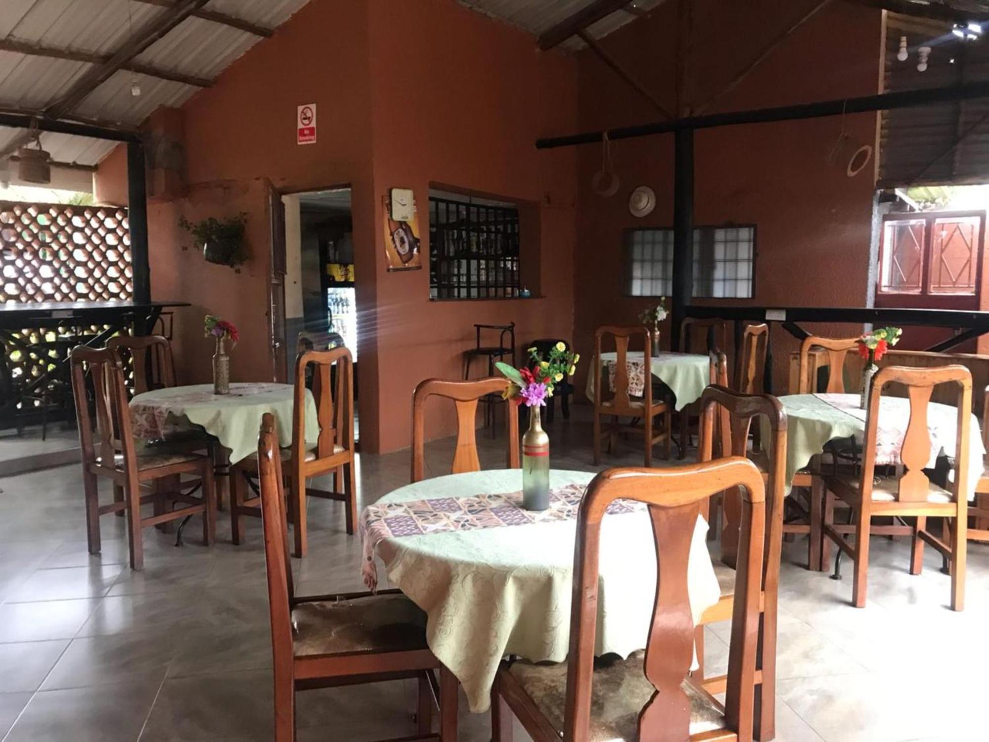 Gorilla African Guest House Entebbe Dış mekan fotoğraf